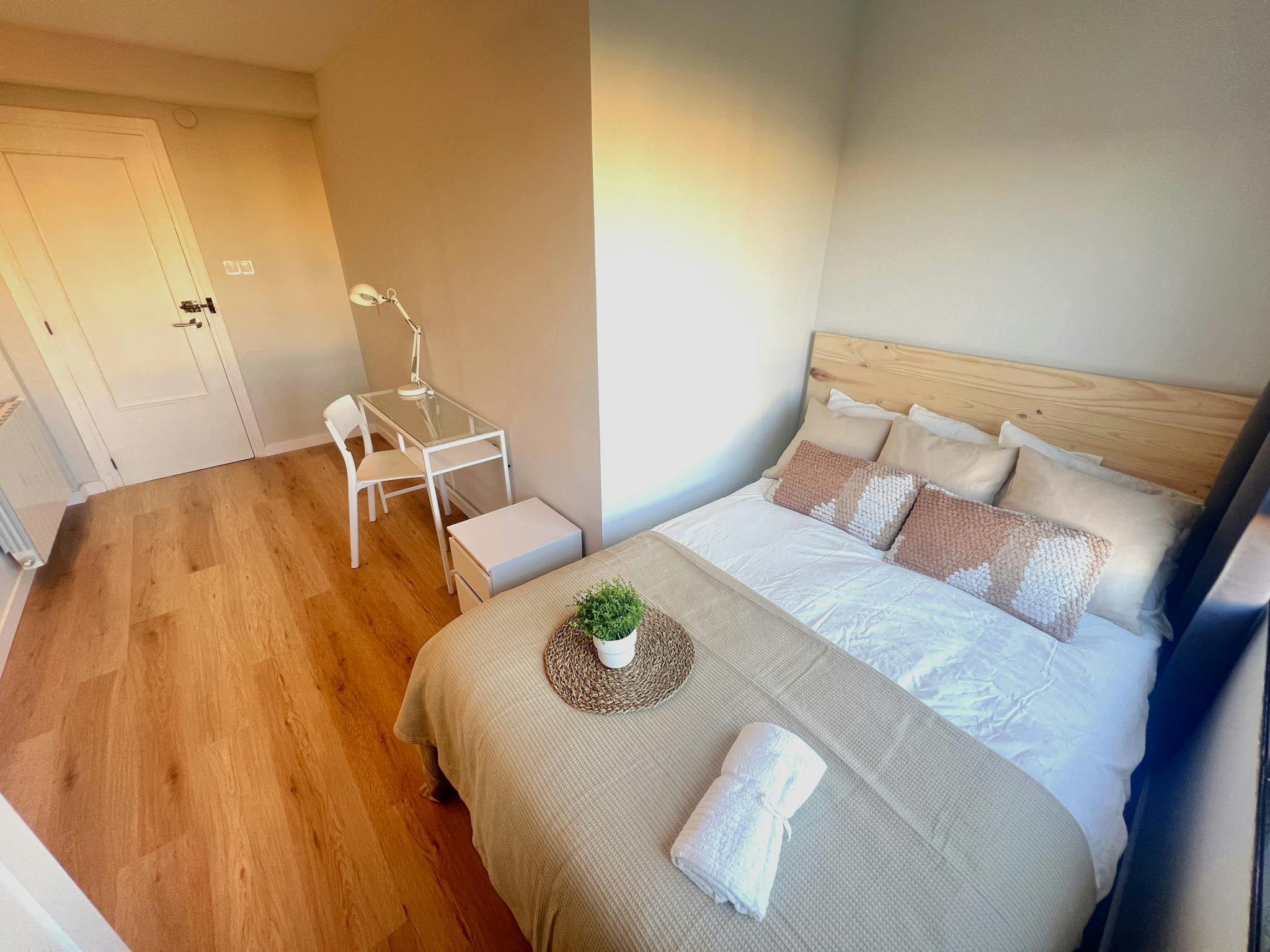 Carrer del Bisbe Jaime Pérez, Valencia preview