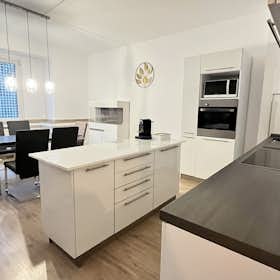 Отдельная комната сдается в аренду за 820 € в месяц в Düsseldorf, Eintrachtstraße