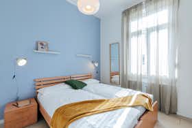 单间公寓 正在以 €790 的月租出租，其位于 Trieste, Via Cesare Battisti