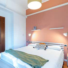 Appartement à louer pour 890 €/mois à Trieste, Via Cesare Battisti
