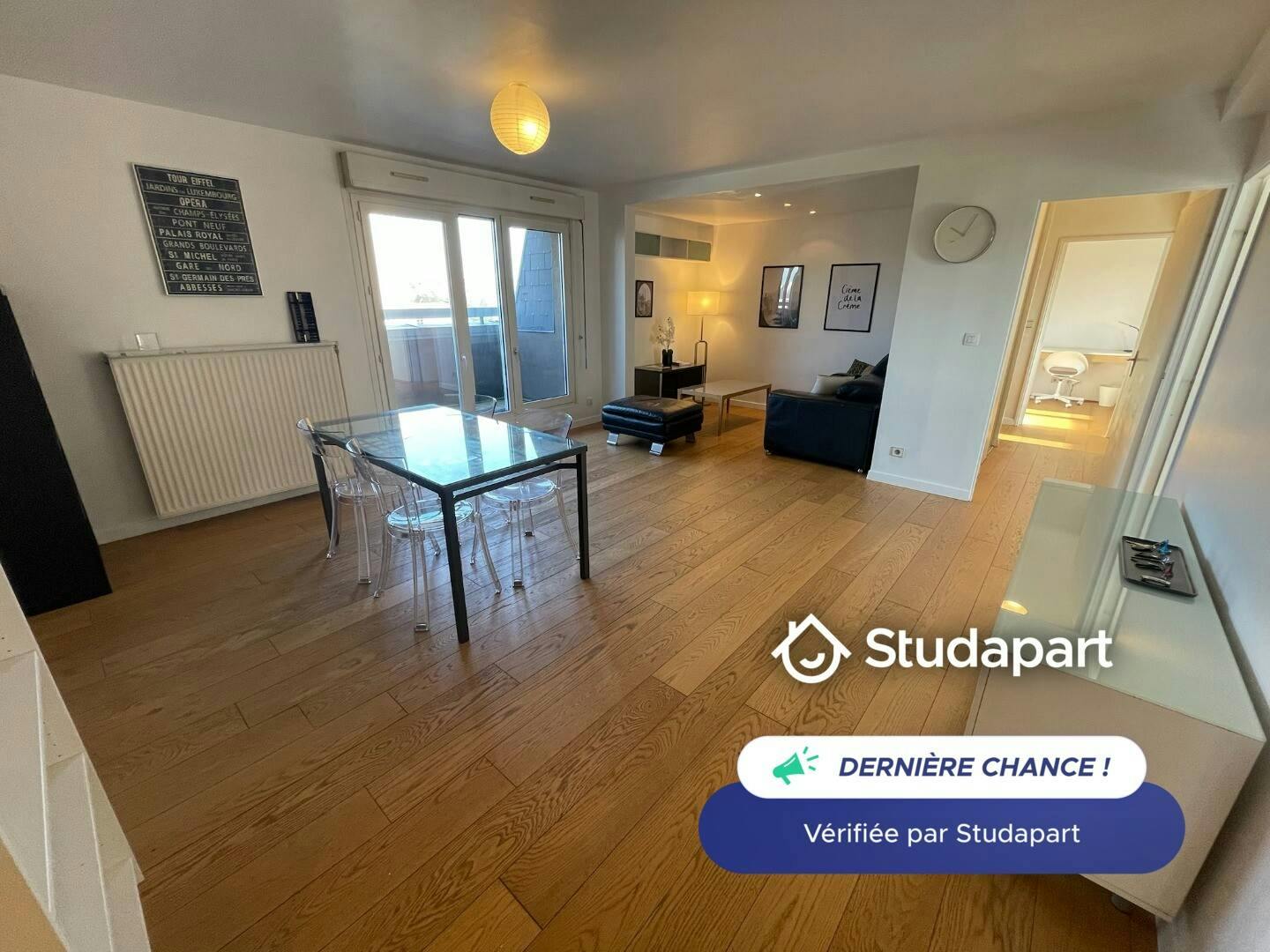 Apartment for rent for €1,975 per month in Cachan, Rue Camille Desmoulins