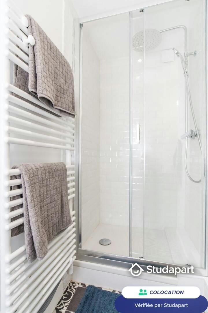 Private room for rent on Boulevard de Larramet, Toulouse - Plus