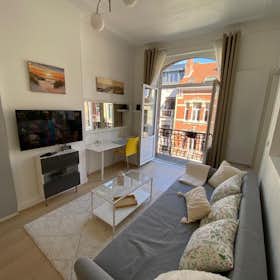Appartement for rent for 1 600 € per month in Ixelles, Avenue de l'Hippodrome