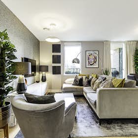Appartement te huur voor £ 3.702 per maand in London, Wandsworth High Street
