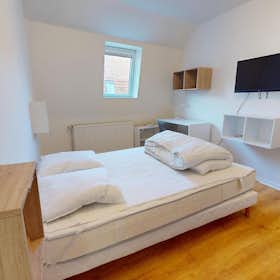 Stanza privata for rent for 350 € per month in Roubaix, Rue d'Inkermann