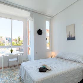 Private room for rent for €460 per month in Alicante, Avenida Jijona