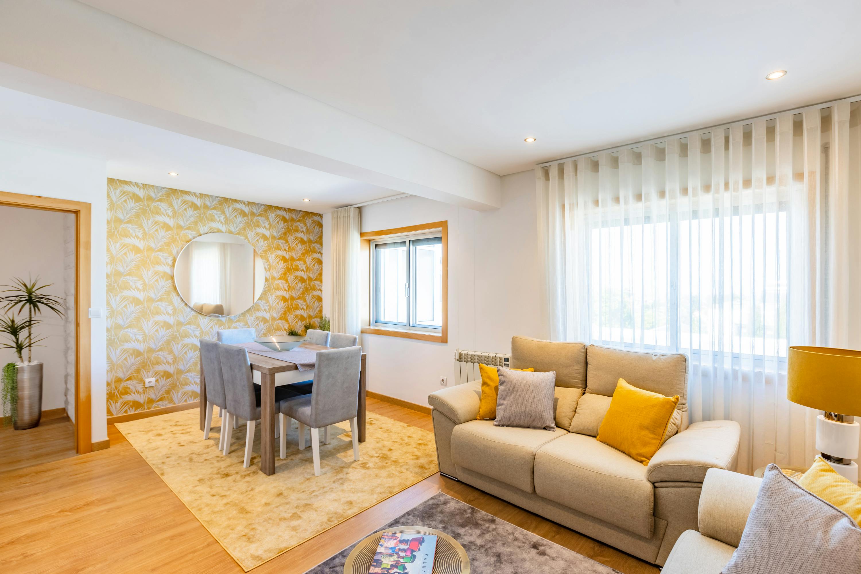 Apartment for rent for €4,920 per month in Vila Nova de Gaia, Rua da Bélgica