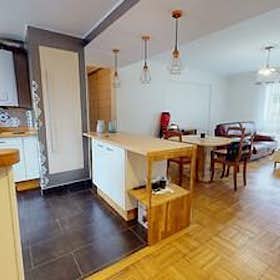 Отдельная комната сдается в аренду за 450 € в месяц в Angers, Boulevard Henri Dunant