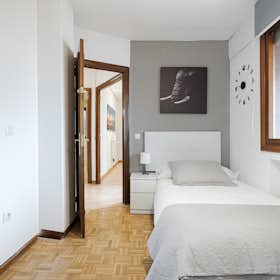 Privé kamer te huur voor € 350 per maand in Guadalajara, Cuesta de San Miguel