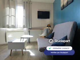 Appartement te huur voor € 490 per maand in Grenoble, Rue Claude Genin