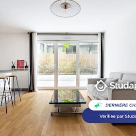 Apartment for rent for €1,700 per month in Clichy, Rue du Docteur Calmette