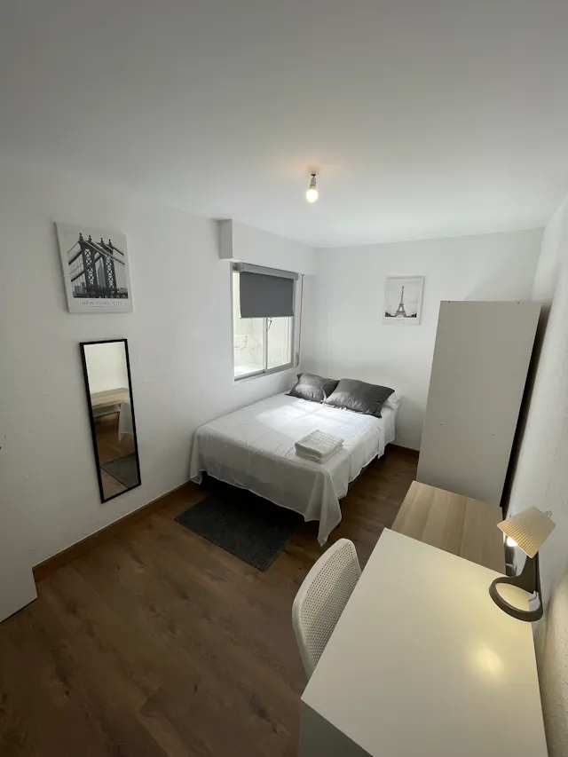 Private room in Calle Cataluña, Málaga (1470417) room image 1
