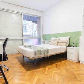Private room for rent for €610 per month in Barcelona, Carrer de Calvet