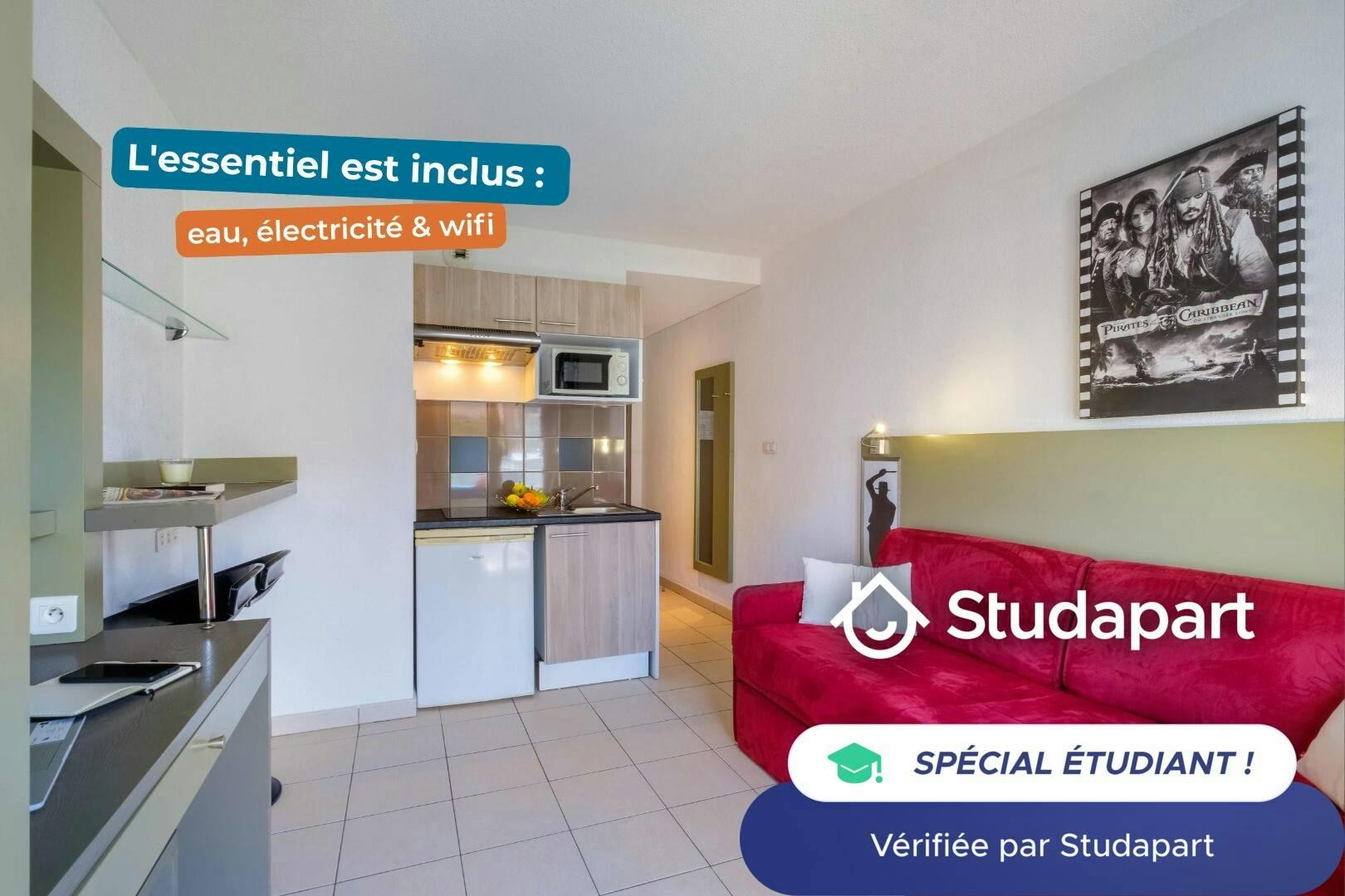 私人房间 正在以 €730 的月租出租，其位于 Antibes, Rue des Trois Moulins