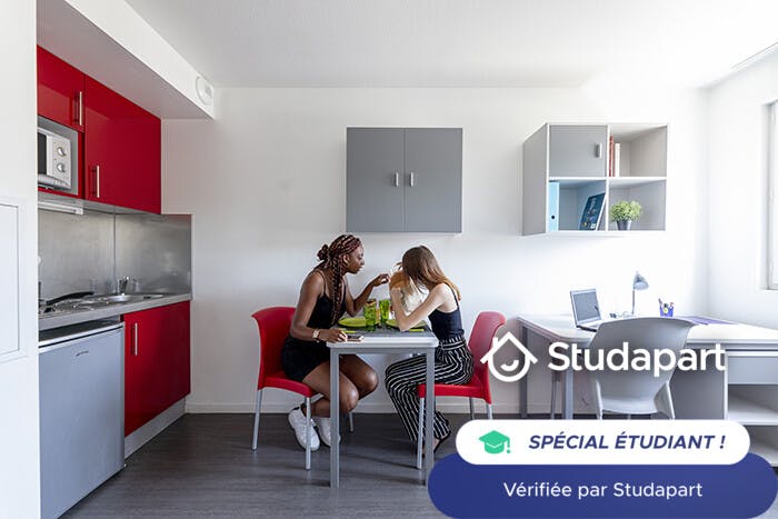 Private room for rent for €545 per month in Cenon, Avenue Jean Jaurès