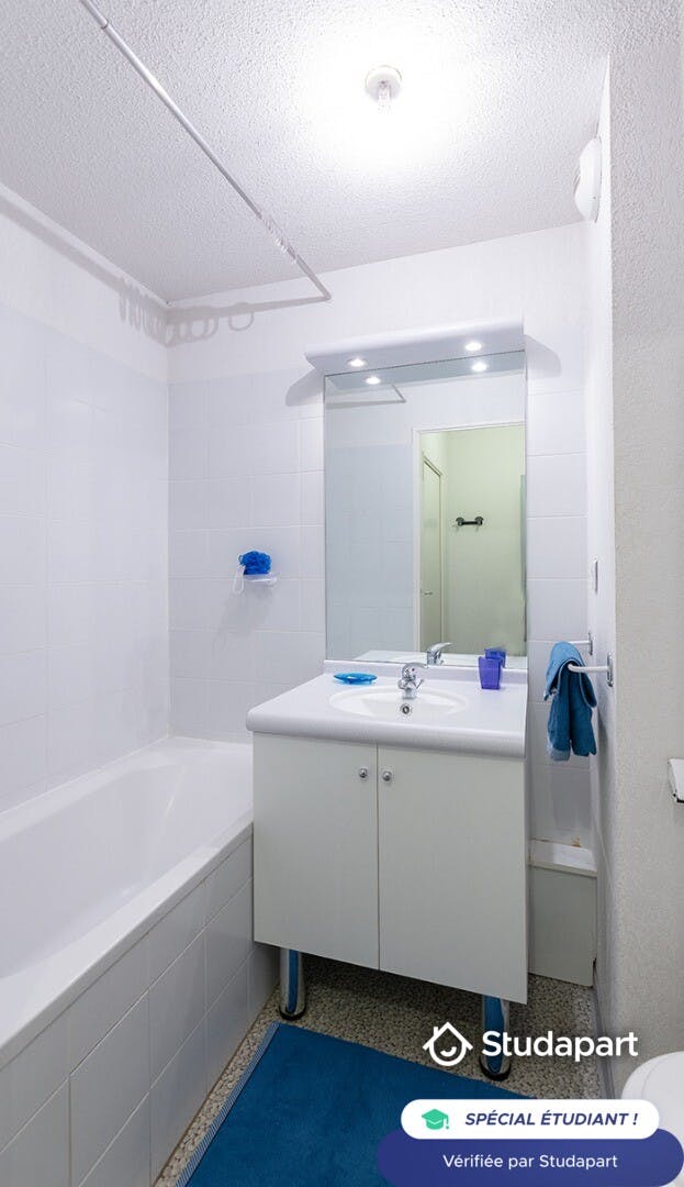 Cameră privată de închiriat pentru 431 EUR pe lună în Marseille, Avenue du Merlan