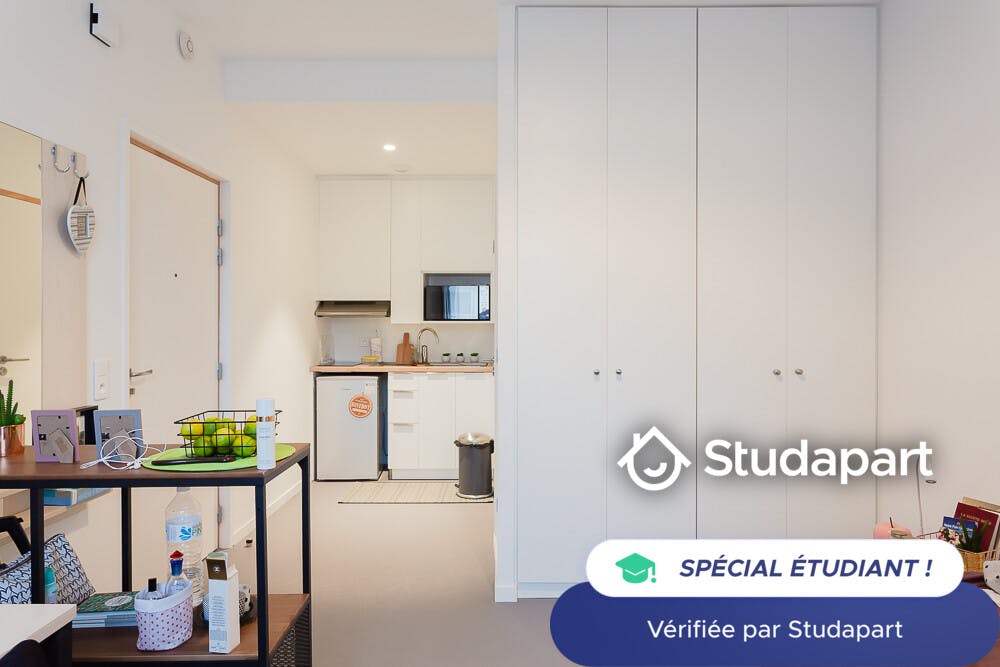 Private room for rent on Rue de Louvain, Courbevoie – pohled 4