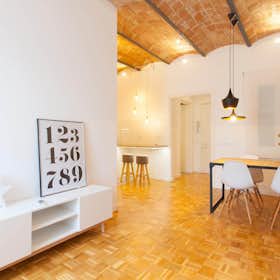 Apartment for rent for €1,495 per month in Barcelona, Carrer del Consell de Cent