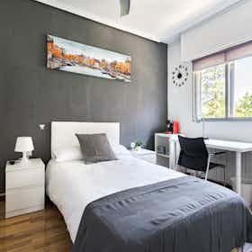 Отдельная комната сдается в аренду за 350 € в месяц в Guadalajara, Calle Hermanos Fernández Galiano