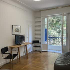 单间公寓 正在以 €1,050 的月租出租，其位于 Nice, Boulevard du Mont-Boron