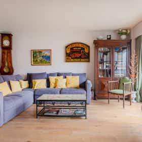 Apartment for rent for €5,999 per month in Paris, Avenue de Versailles