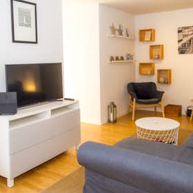 Apartment for rent for €10 per month in Porto, Rua de Santos Pousada
