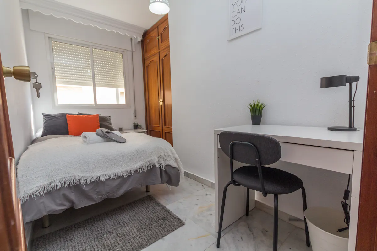 Private room in Calle Martínez de la Rosa, Málaga (1470851) ROOM