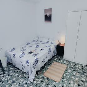 私人房间 正在以 €350 的月租出租，其位于 Elche, Carrer Corredora