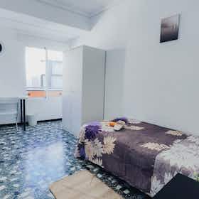 Отдельная комната сдается в аренду за 350 € в месяц в Elche, Carrer Corredora