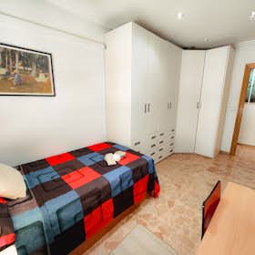 Cameră privată de închiriat pentru 350 EUR pe lună în Elche, Avinguda d'Alacant