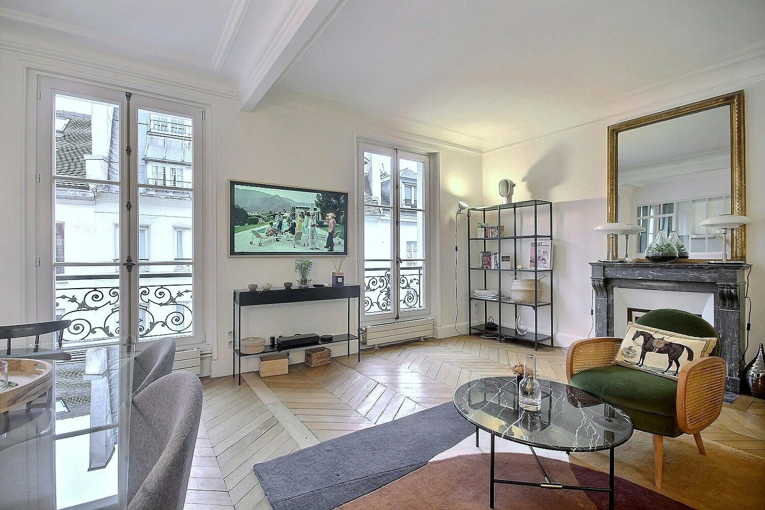 Appartement – Paris, 4th Arrondissement - Plus