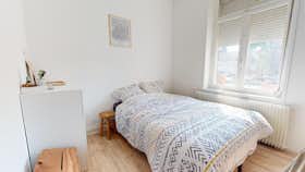 私人房间 正在以 €399 的月租出租，其位于 Tourcoing, Quai des Mariniers