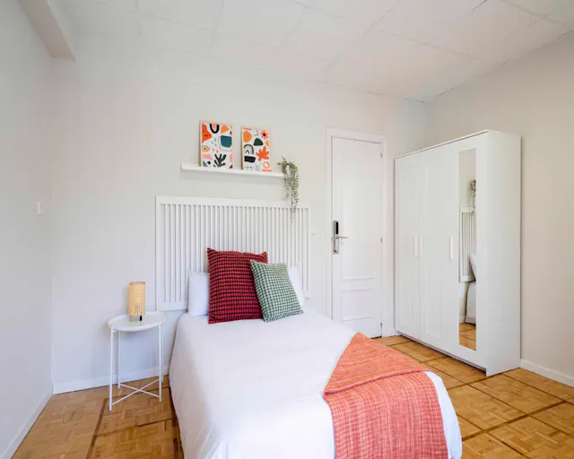 Private room in Paseo de la Castellana, Madrid (1471020) room image 1