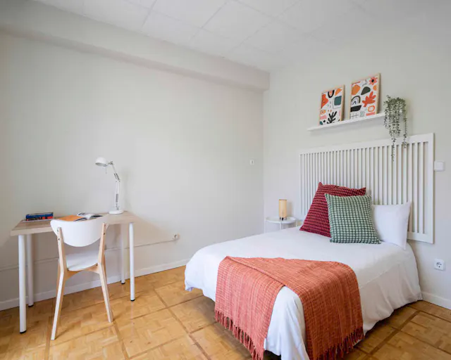 Private room in Paseo de la Castellana, Madrid (1471020) room image 2