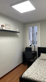Private room for rent for €400 per month in Barcelona, Avinguda Meridiana