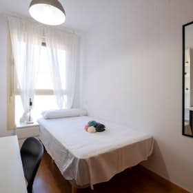Private room for rent for €500 per month in Madrid, Avenida de Isabel de Valois