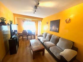 Apartment for rent for €1,200 per month in Alcalá de Henares, Calle Francisco de Toledo