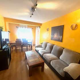 Apartament de închiriat pentru 1.499 EUR pe lună în Alcalá de Henares, Calle Francisco de Toledo