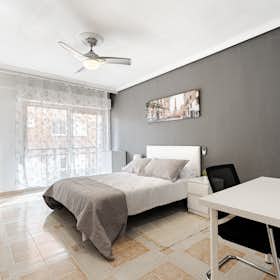 Private room for rent for €485 per month in Alcalá de Henares, Calle Talamanca