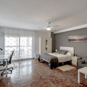 Private room for rent for €500 per month in Alcalá de Henares, Ronda Pescadería