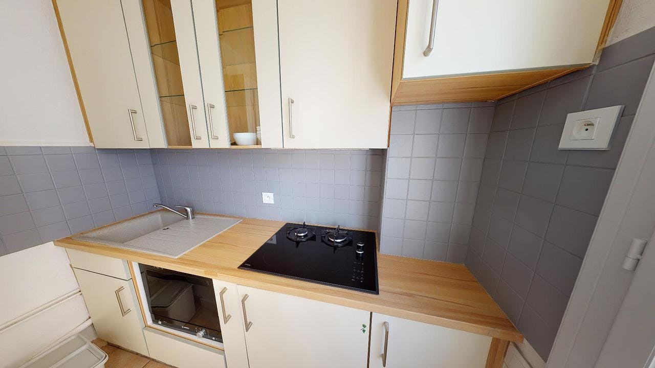 House for rent on Boulevard Joliot Curie, Fontaine - Prikaz 5
