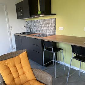 Appartement te huur voor € 800 per maand in Comblain-au-Pont, Rue du Borsay
