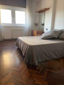 Отдельная комната сдается в аренду за 790 € в месяц в A Coruña, Ronda de Nelle