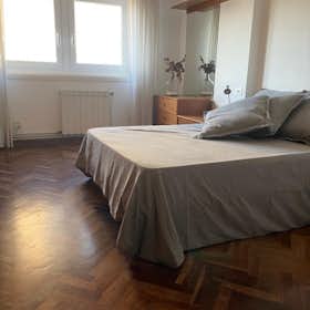 WG-Zimmer for rent for 790 € per month in A Coruña, Ronda de Nelle