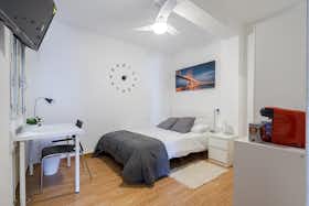 Private room for rent for €350 per month in Guadalajara, Calle San Juan de Dios