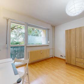 WG-Zimmer for rent for 515 € per month in Colmar, Rue du Galtz