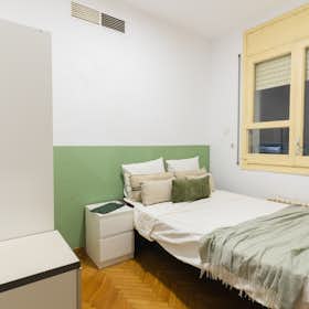 Private room for rent for €520 per month in Barcelona, Carrer de Calvet
