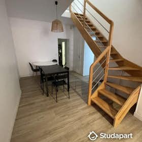 Private room for rent for €495 per month in Cenon, Rue Louis Mondaut