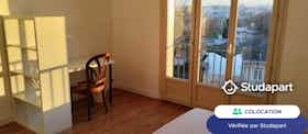 Private room for rent for €420 per month in Rennes, Avenue Général Leclerc