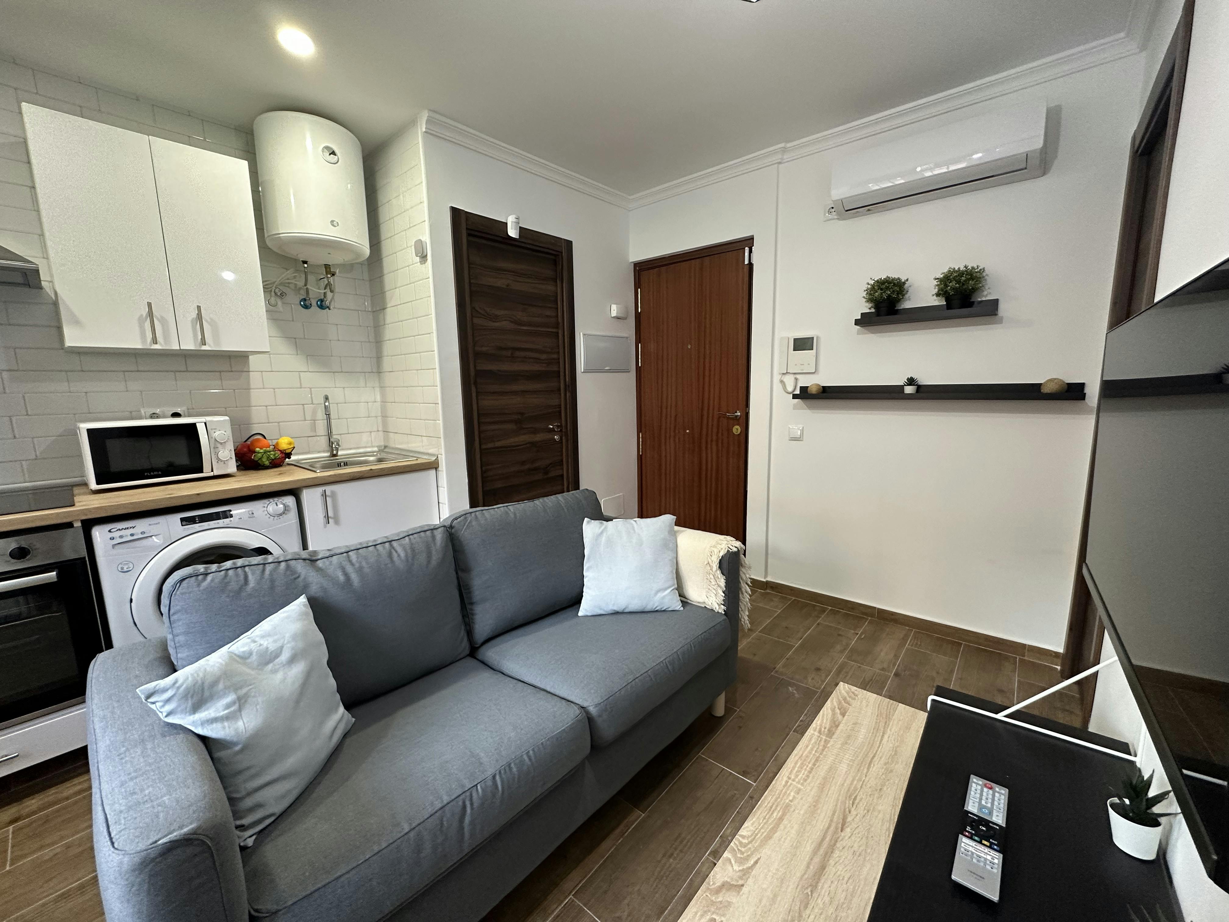 Apartamento en alquiler por 916 € al mes en Madrid, Calle de San Clemente